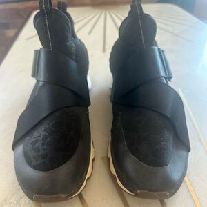 Sorrel Black Velcro sneakers slip on size 10